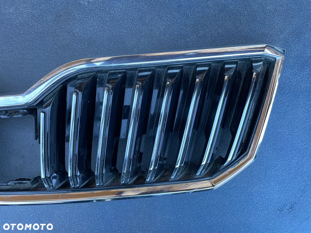 SKODA SUPERB III 3 15-19 ATRAPA GRILL ZDERZAKA PRZÓD 3V0853653B - 2