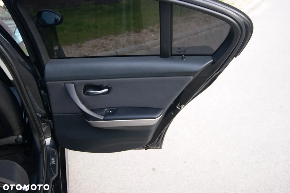 BMW Seria 3 318i - 26