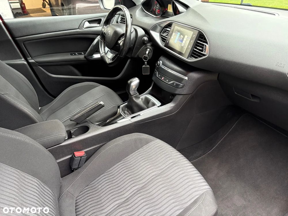 Peugeot 308 1.2 PureTech Access S&S - 28