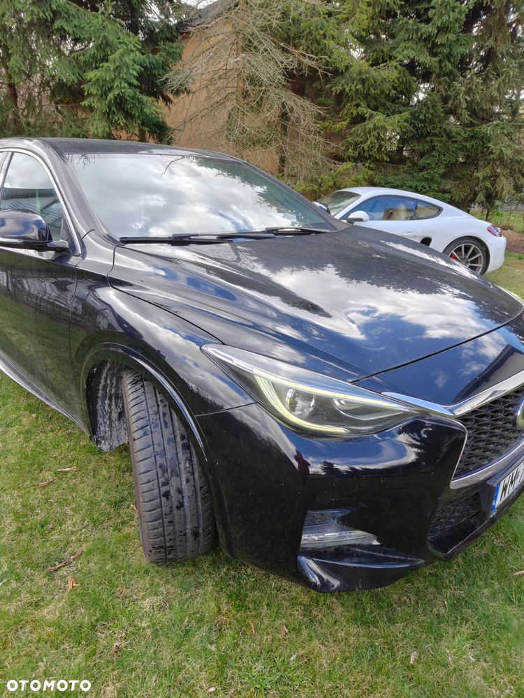 Infiniti Q30 1.5d Premium - 2
