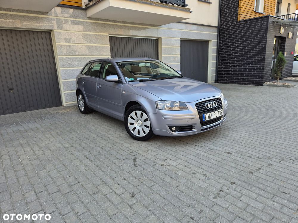 Audi A3 Sportback 1.6 Ambiente - 2