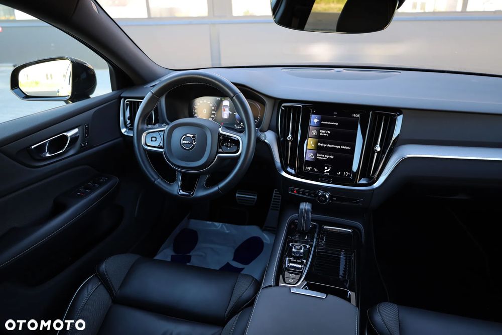 Volvo V60 T6 AWD Recharge Geartronic RDesign - 26