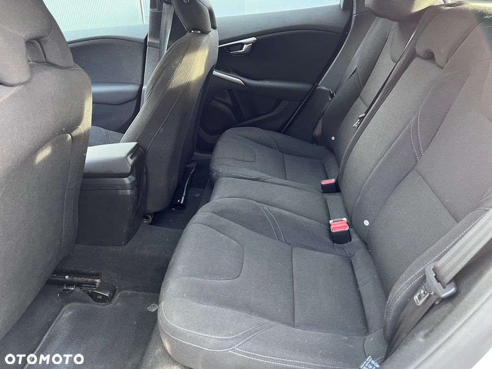 Volvo V40 T2 - 22