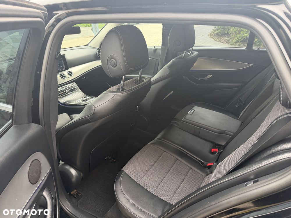 Mercedes-Benz Klasa E 220 d 9G-TRONIC - 11
