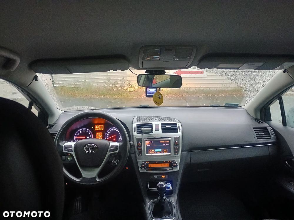 Toyota Avensis - 9