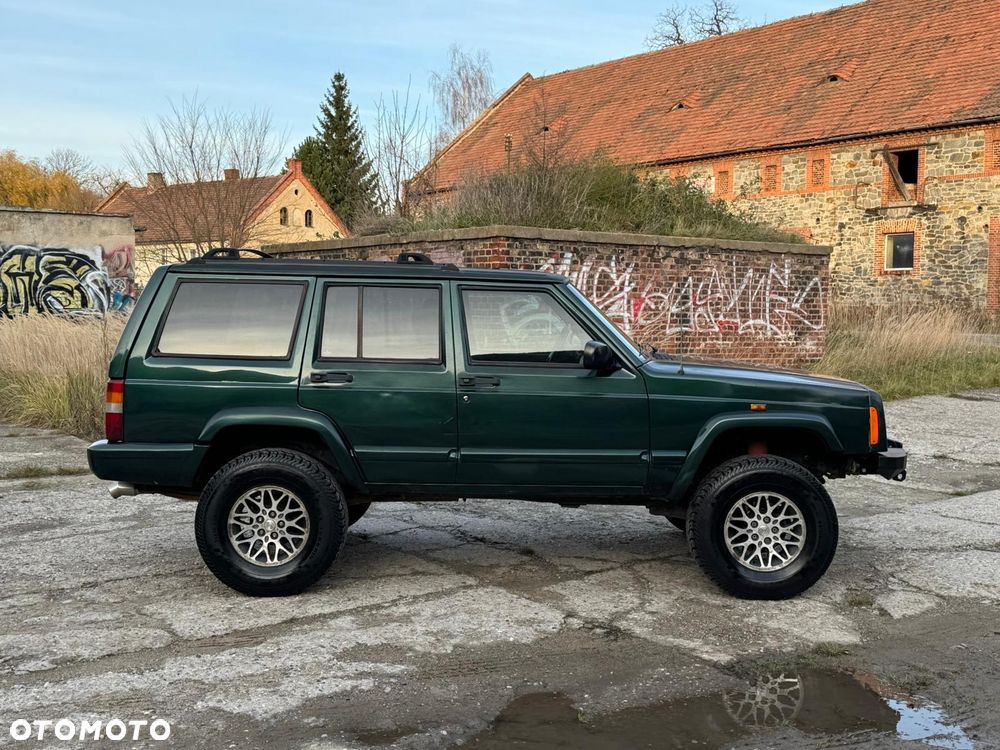 Jeep Cherokee - 5