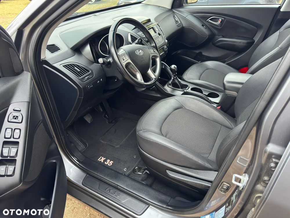 Hyundai ix35 1.6 2WD Fifa World Cup Edition - 6