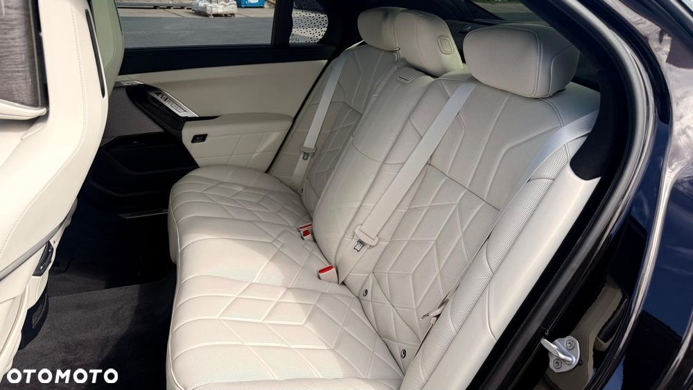 BMW Seria 7 740d xDrive mHEV Individual Edition sport - 34