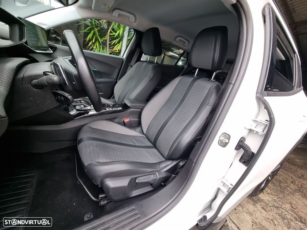 Peugeot 2008 1.5 BlueHDi Allure Pack EAT8 - 4