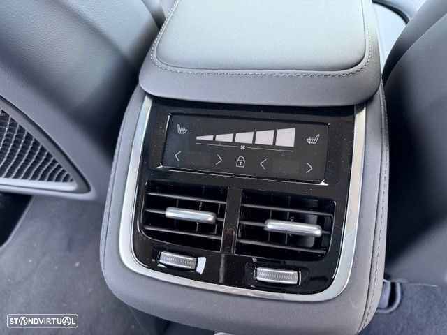 Volvo XC 90 2.0 T8 PHEV Plus Dark AWD - 11