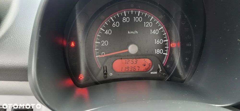 Nissan Pixo 1.0 Visia - 10