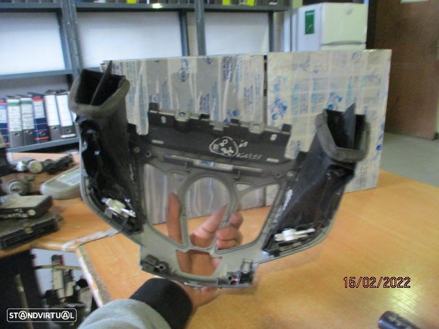 Grelha Friso 8A6118A802AG FORD FIESTA 2009 CENTRAL FORD FIESTA 6 FASE 1 2010 1.6TDCI 90CV 5P PRETO  CENTRAL - 2