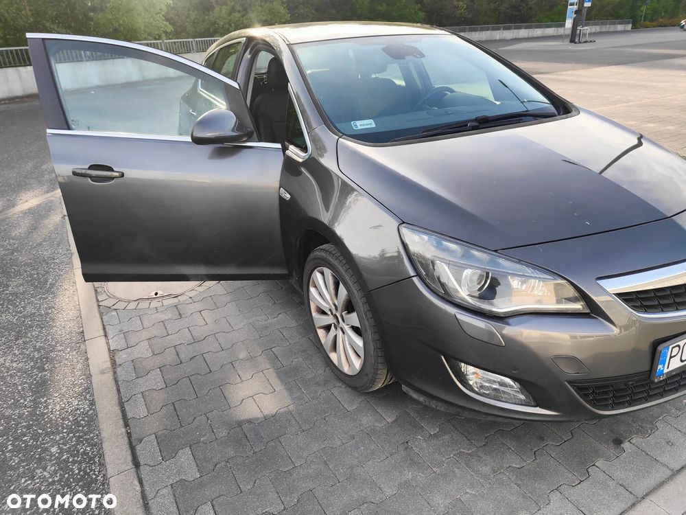 Opel Astra 1.4 T Cosmo - 9
