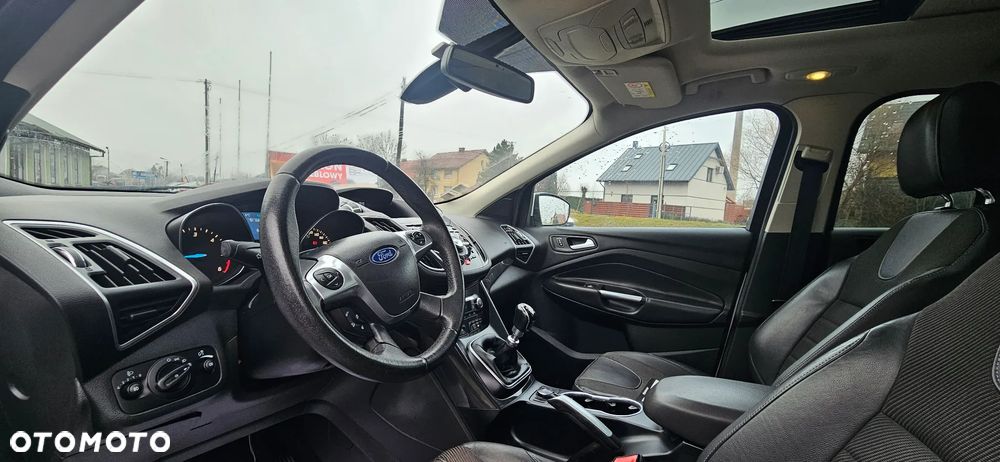 Ford Kuga 2.0 TDCi 2x4 Titanium - 12