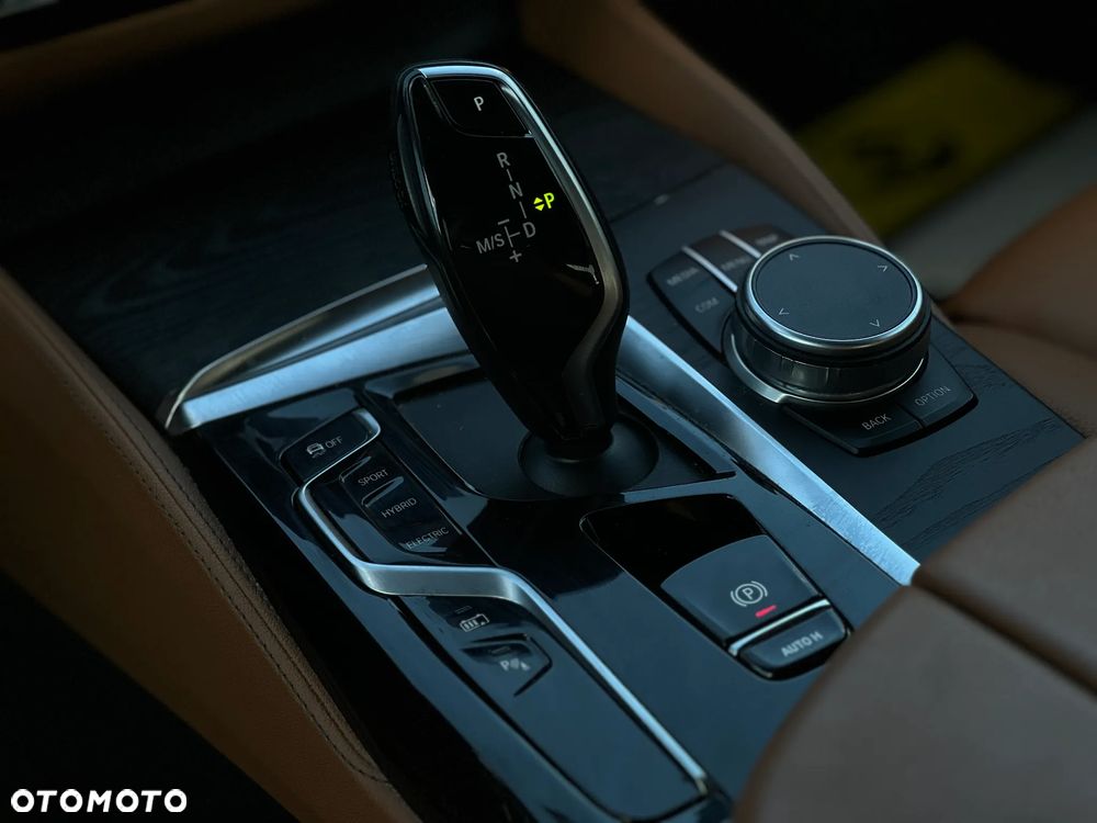 BMW Seria 5 - 16
