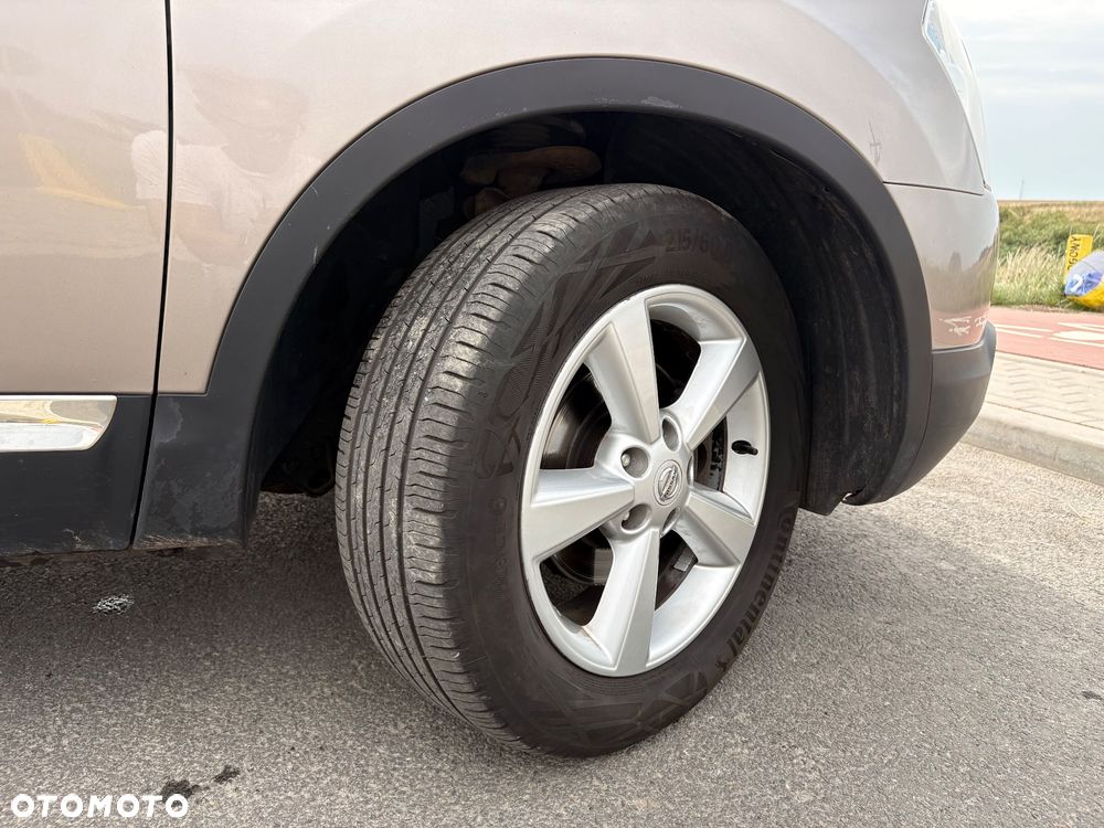 Nissan Qashqai 2.0 4x4 Tekna Premium CVT - 9