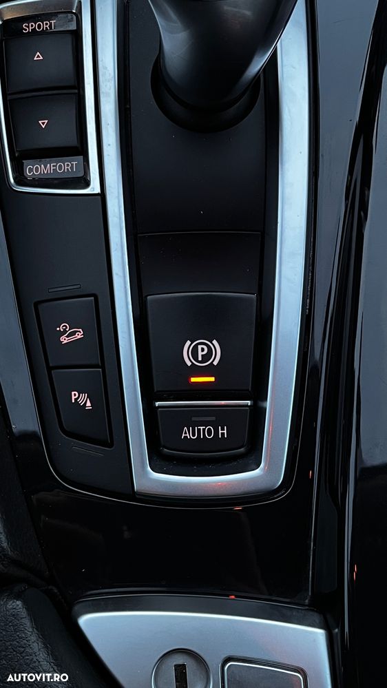 BMW Seria 5 525d xDrive AT - 28