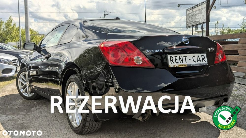 Nissan Altima - 1
