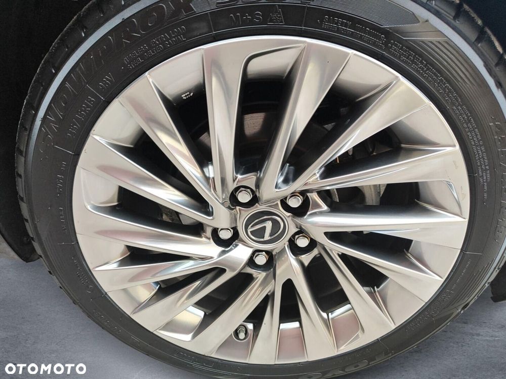 Lexus ES 300h Omotenashi - 29