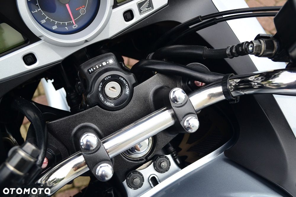 Honda CBF - 4