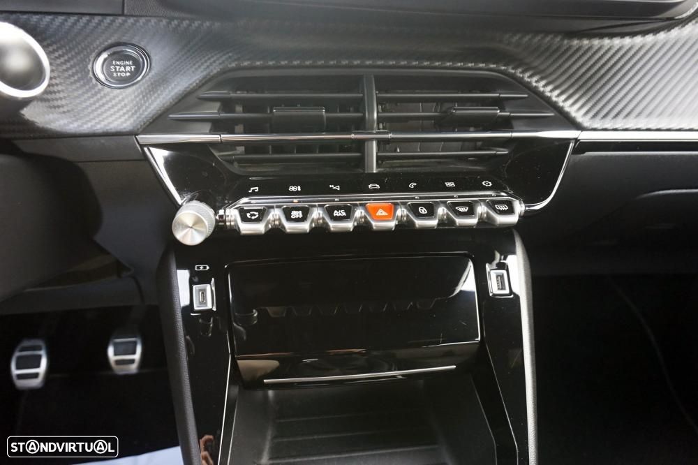 Peugeot 2008 1.2 PureTech GT Line - 24