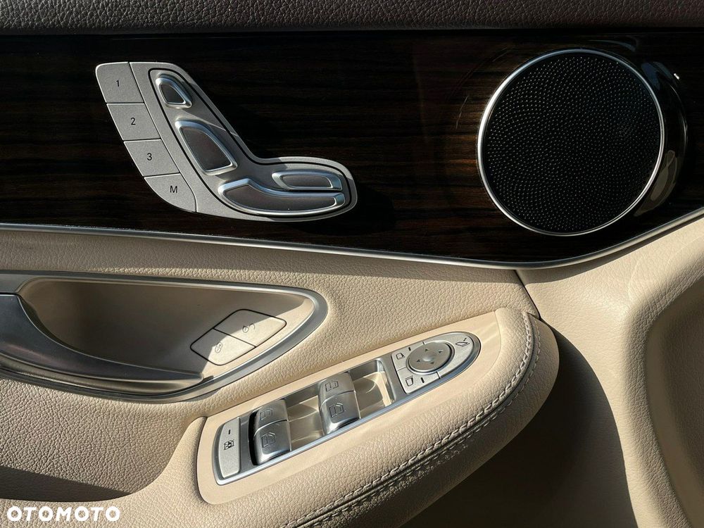 Mercedes-Benz GLC 300 e 4-Matic Business Edition - 34