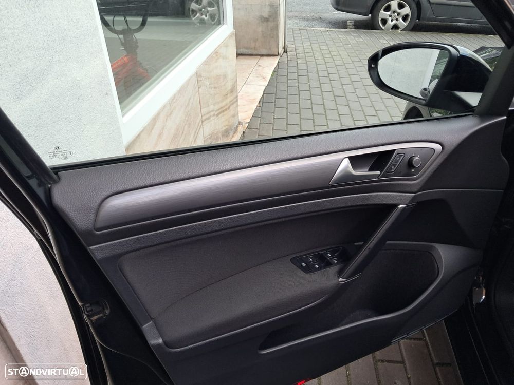 VW Golf Variant 1.6 TDi Confortline - 11