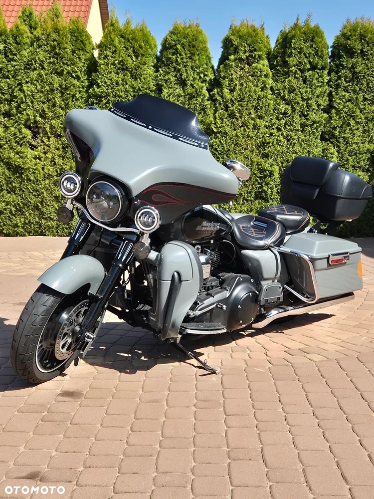 Harley-Davidson FLHT Electra Glide Standard - 11