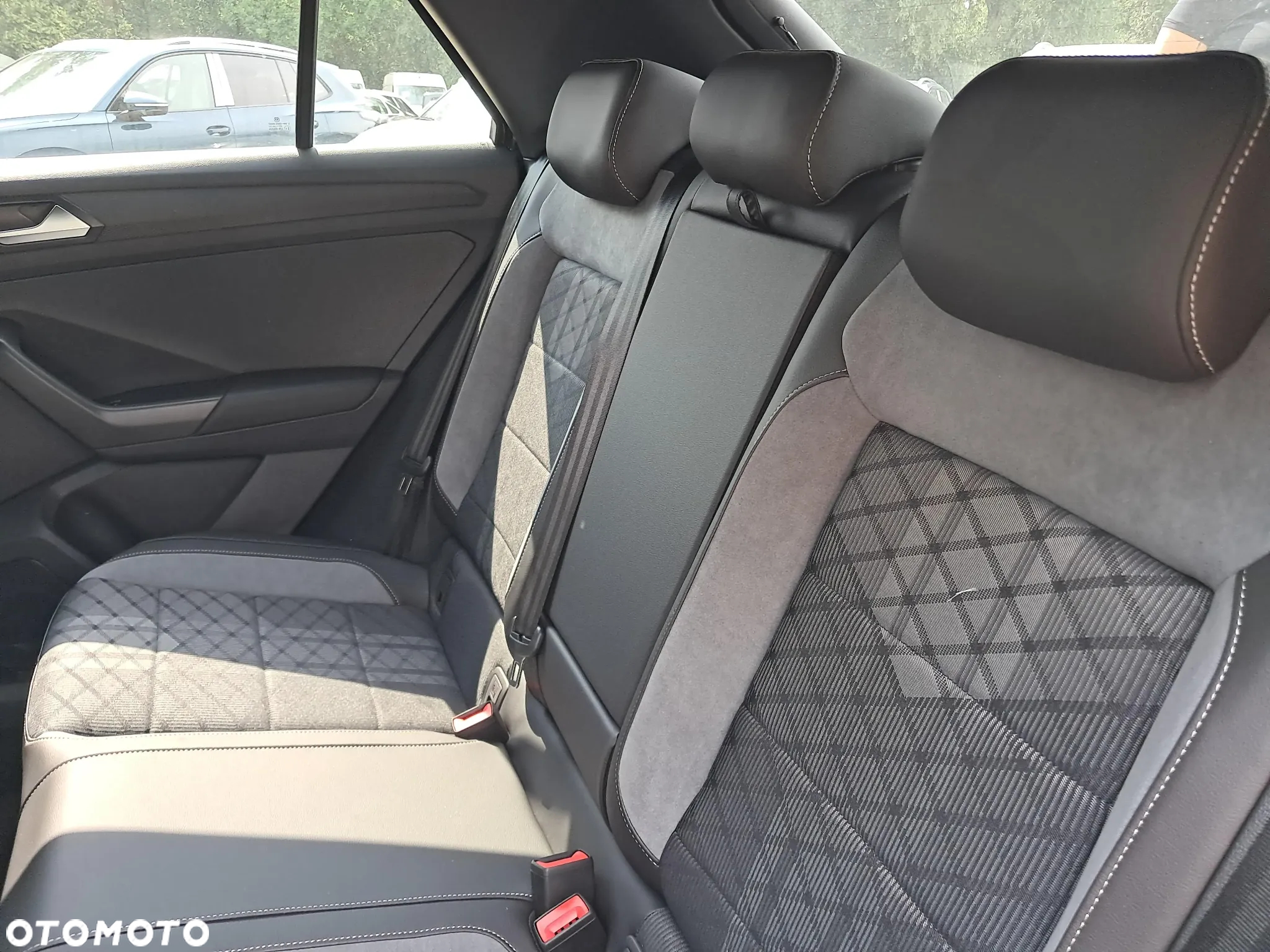 Volkswagen T-Roc 1.5 TSI R-Line Plus DSG - 11