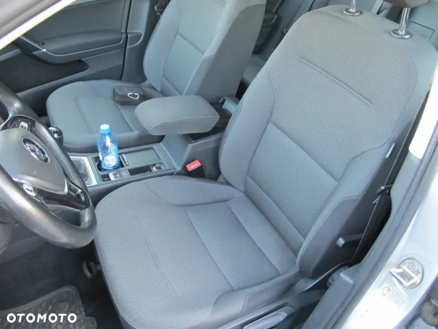 Volkswagen Golf VII 1.6 TDI BlueMotion Trendline - 11