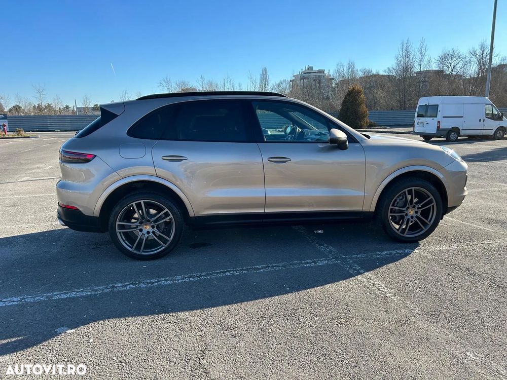 Porsche Cayenne - 5
