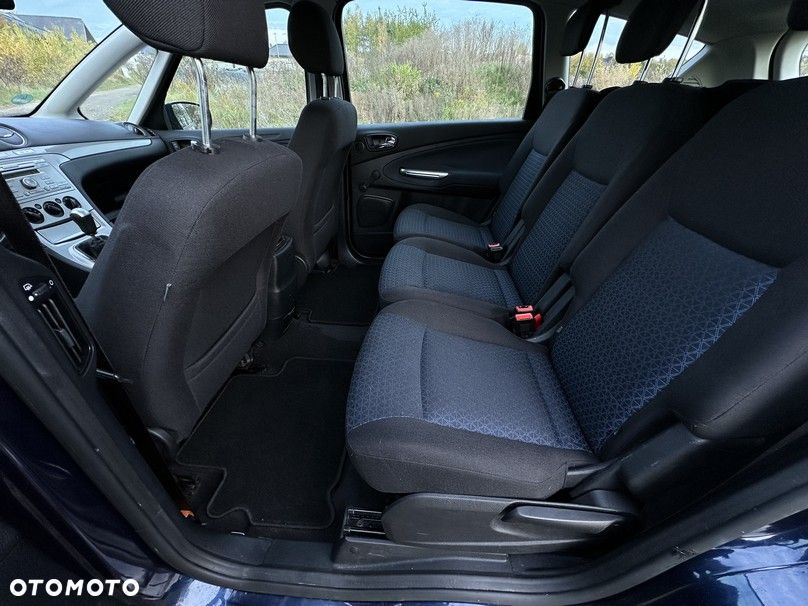 Ford S-Max - 14