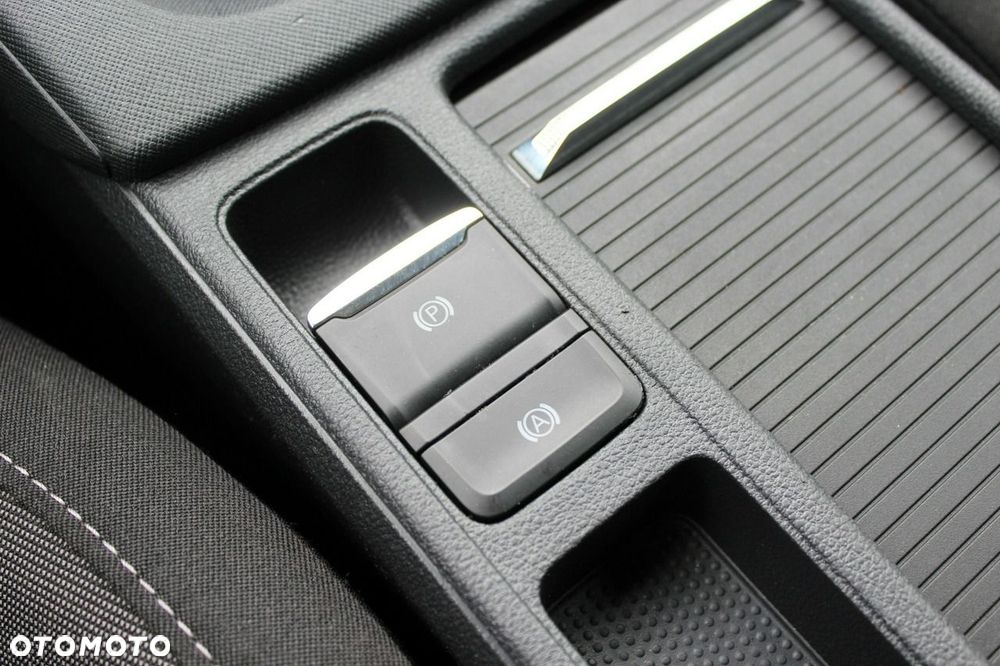Skoda Octavia 1.5 TSI ACT Ambition DSG - 25