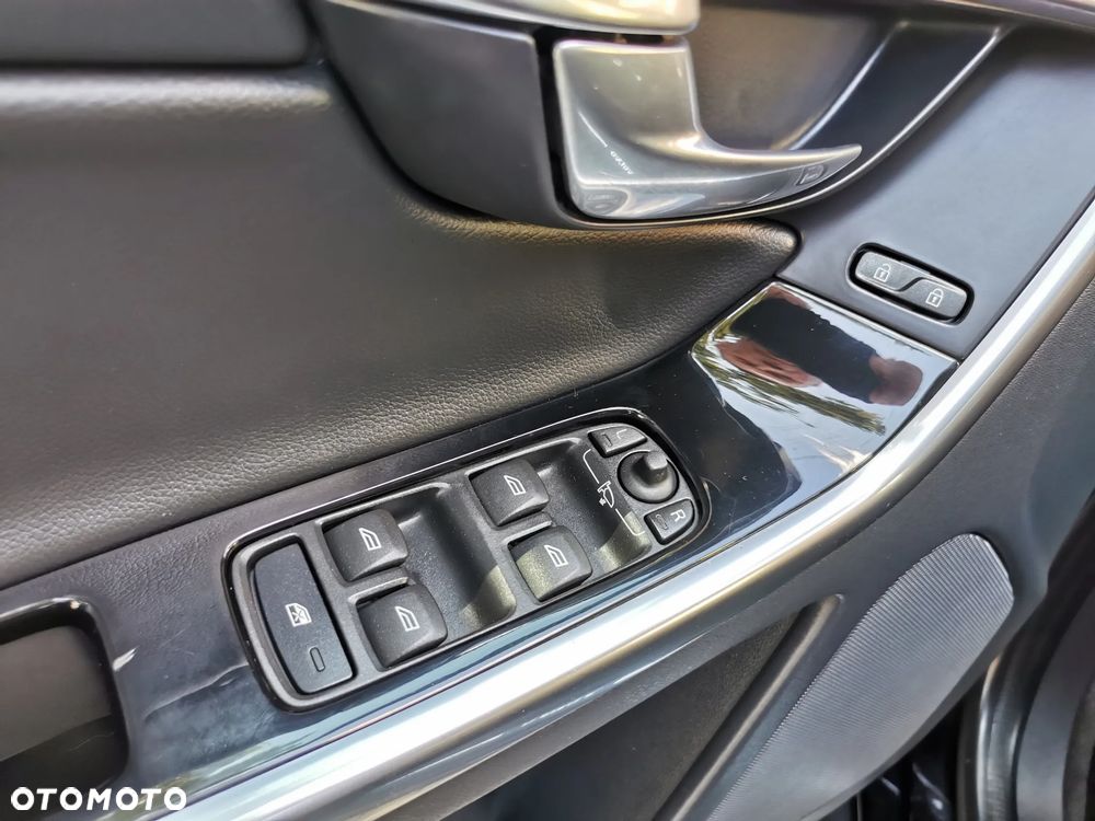 Volvo XC 60 D3 Momentum - 22