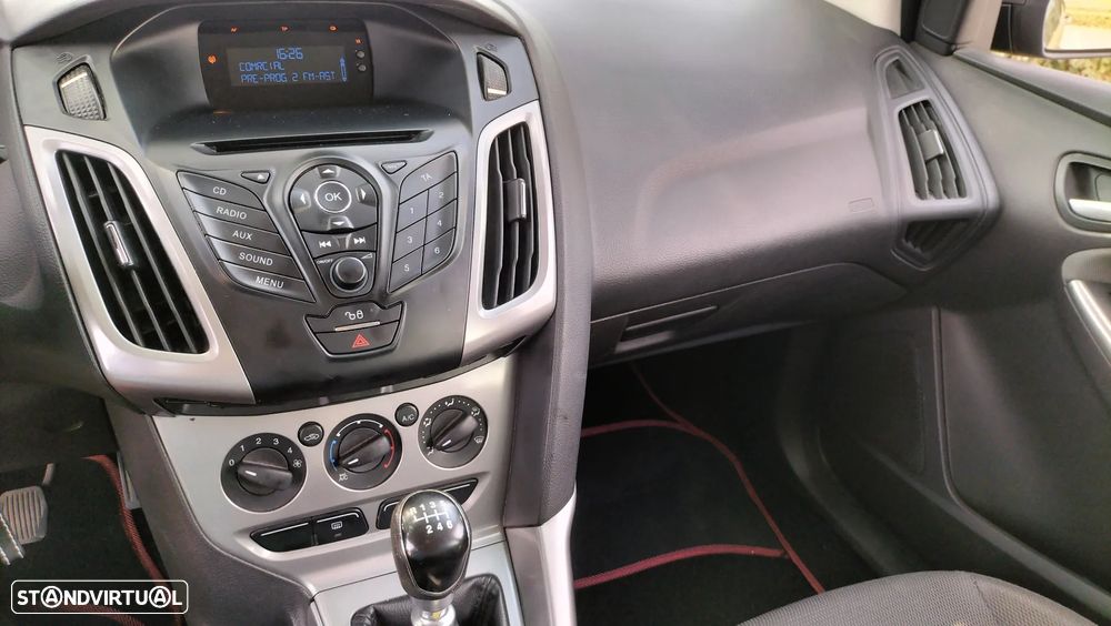 Ford Focus SW - 8