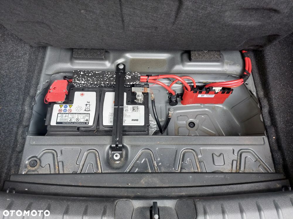 BMW Seria 1 116i - 11