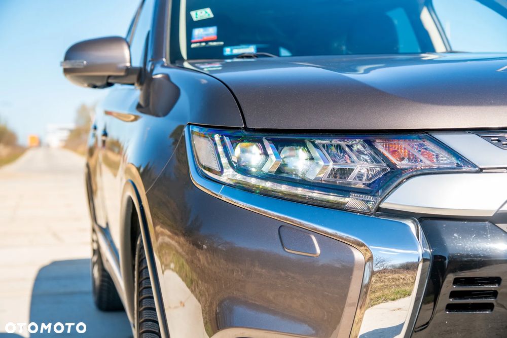 Mitsubishi Outlander 2.0 Intense 2WD CVT - 9