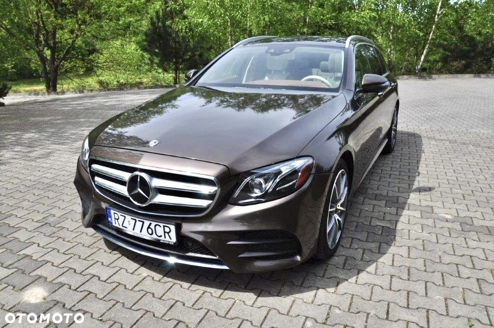 Mercedes-Benz Klasa E 400 4Matic 9G-TRONIC Exclusive - 21