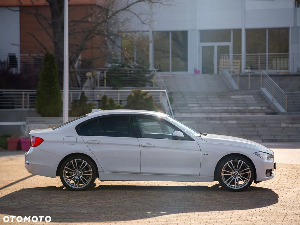 BMW Seria 3 318d Sport Line - 13