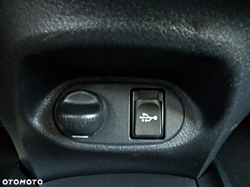 Toyota Yaris 1.33 Selection Platinum - 16