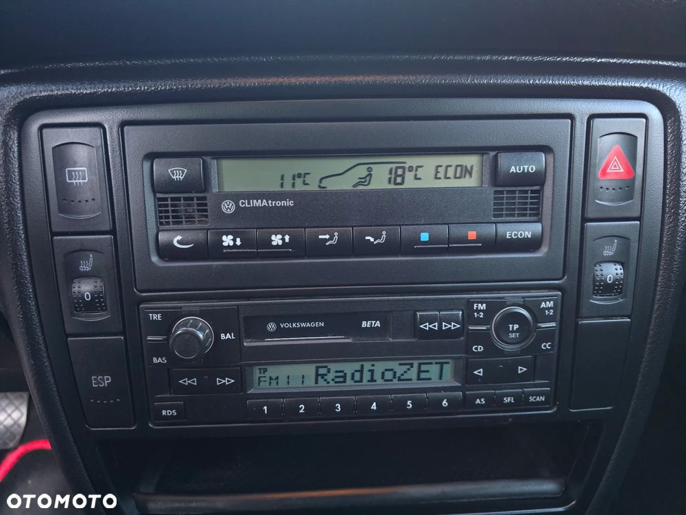 Volkswagen Passat 1.6 Exclusive - 30