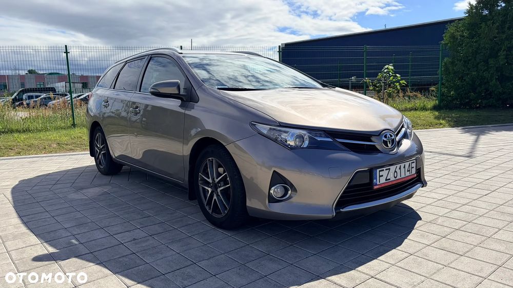 Toyota Auris 1.6 Premium Comfort - 3