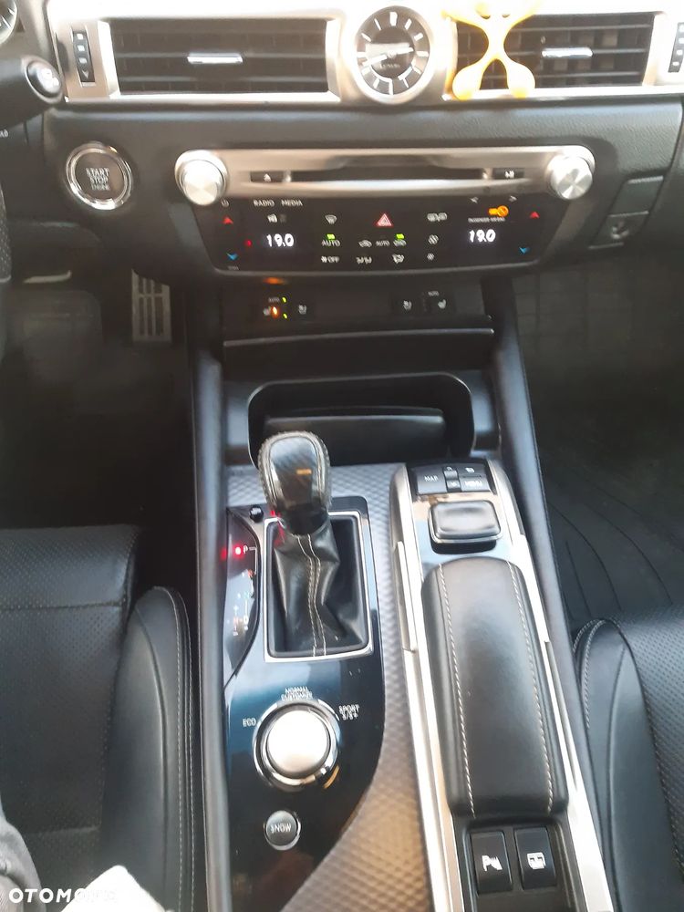 Lexus GS 200t / 300 F Sport - 21