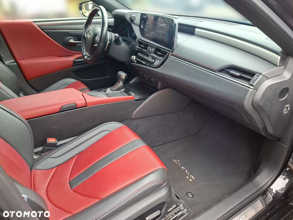 Lexus ES 300h F Sport Edition - 17