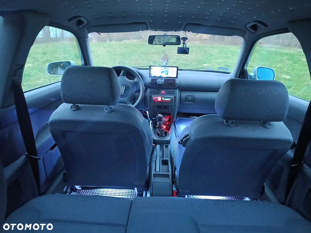 Audi A3 3-drzwiowe 1.6 Attraction - 19