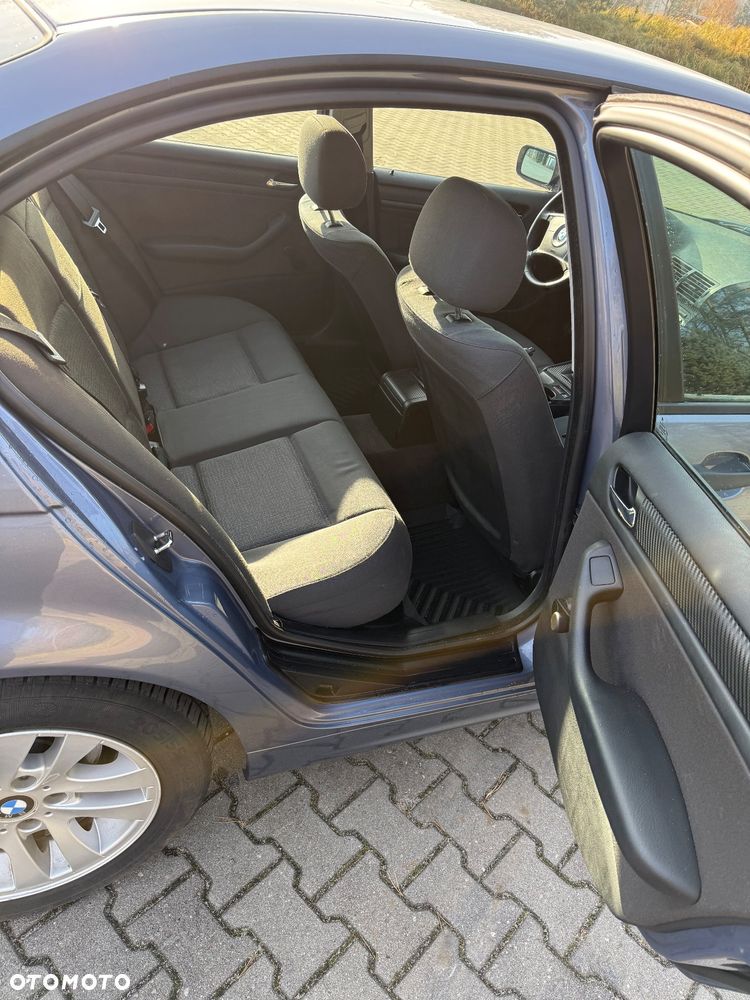 BMW Seria 3 316i - 12