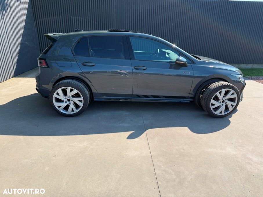 VOLKSWAGEN Golf 2025 — imagine 27