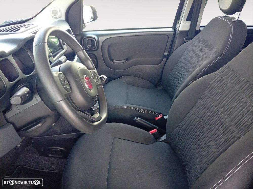 Fiat Panda 1.0 Hybrid City Cross — fotografia 9