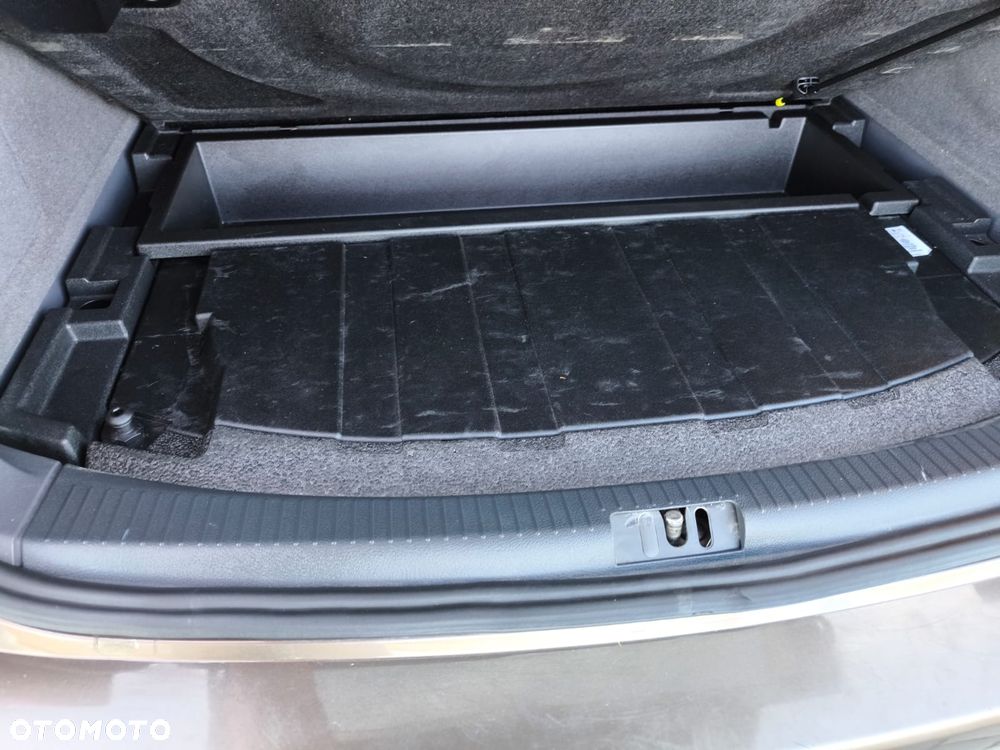 Volkswagen Touran 1.4 TSI EcoFuel DSG Comfortline - 26