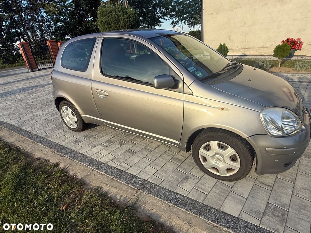 Toyota Yaris 1.0 Base - 4